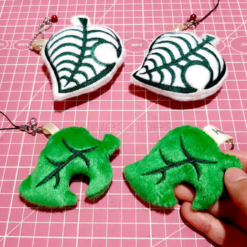 Leaf plush charms